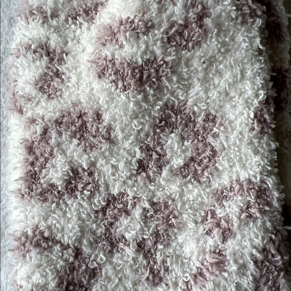 Barefoot Dreams CozyChic Cream/Stone Socks - Picture 7 of 8